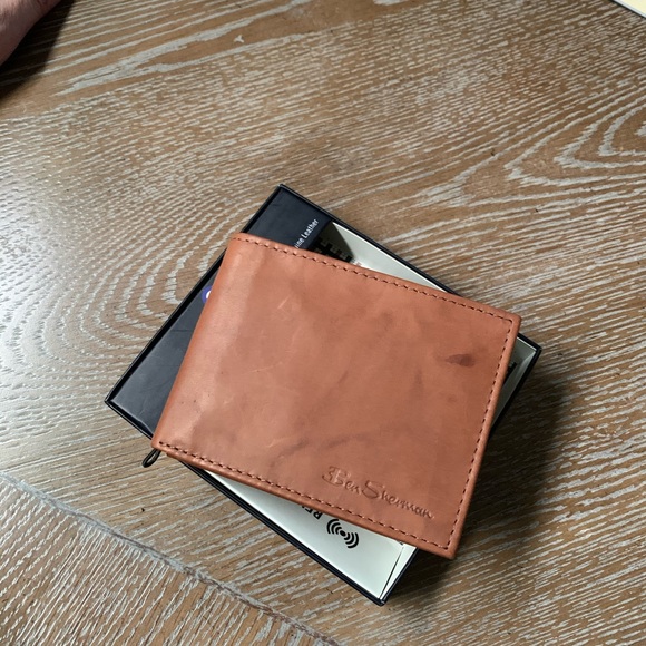 BEN SHERMAN Men’s Bi-Fold Leather Wallet in Tan - Picture 9 of 9